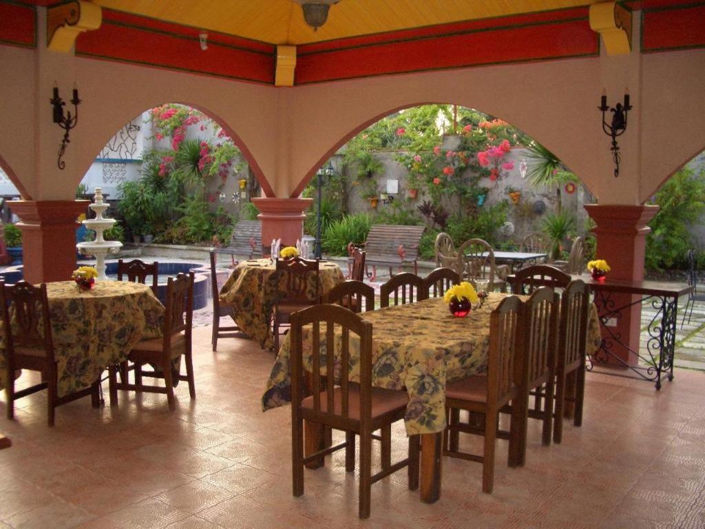 Casa La Granja Hotel Iloilo City Exterior foto