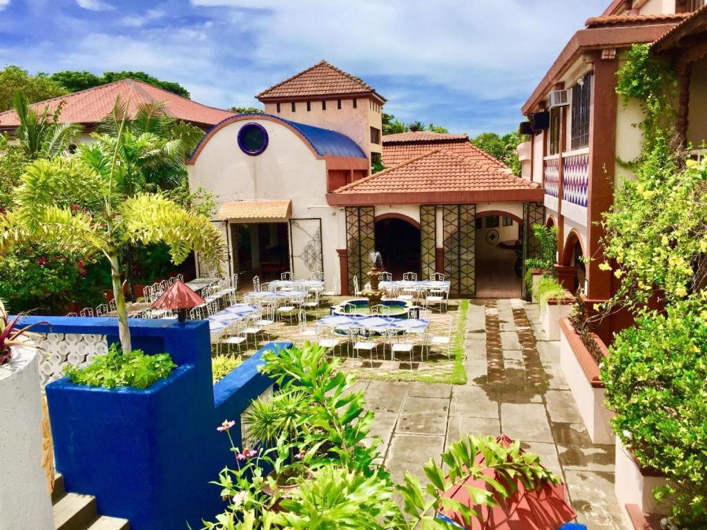 Casa La Granja Hotel Iloilo City Exterior foto