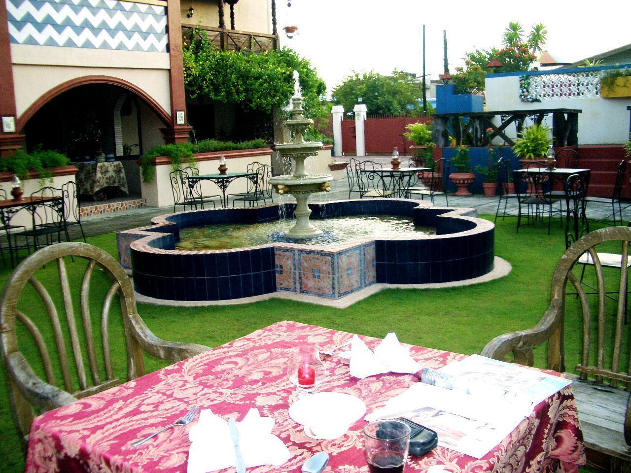 Casa La Granja Hotel Iloilo City Exterior foto