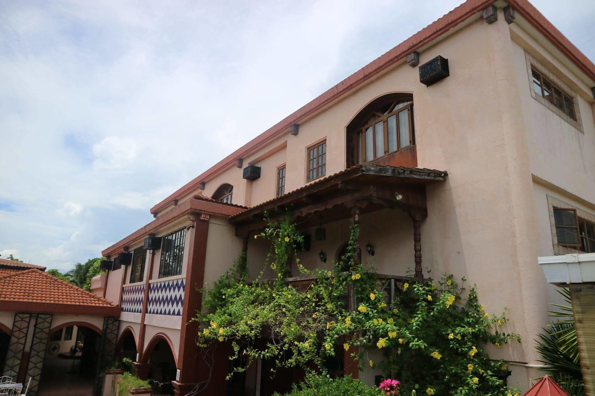 Casa La Granja Hotel Iloilo City Exterior foto