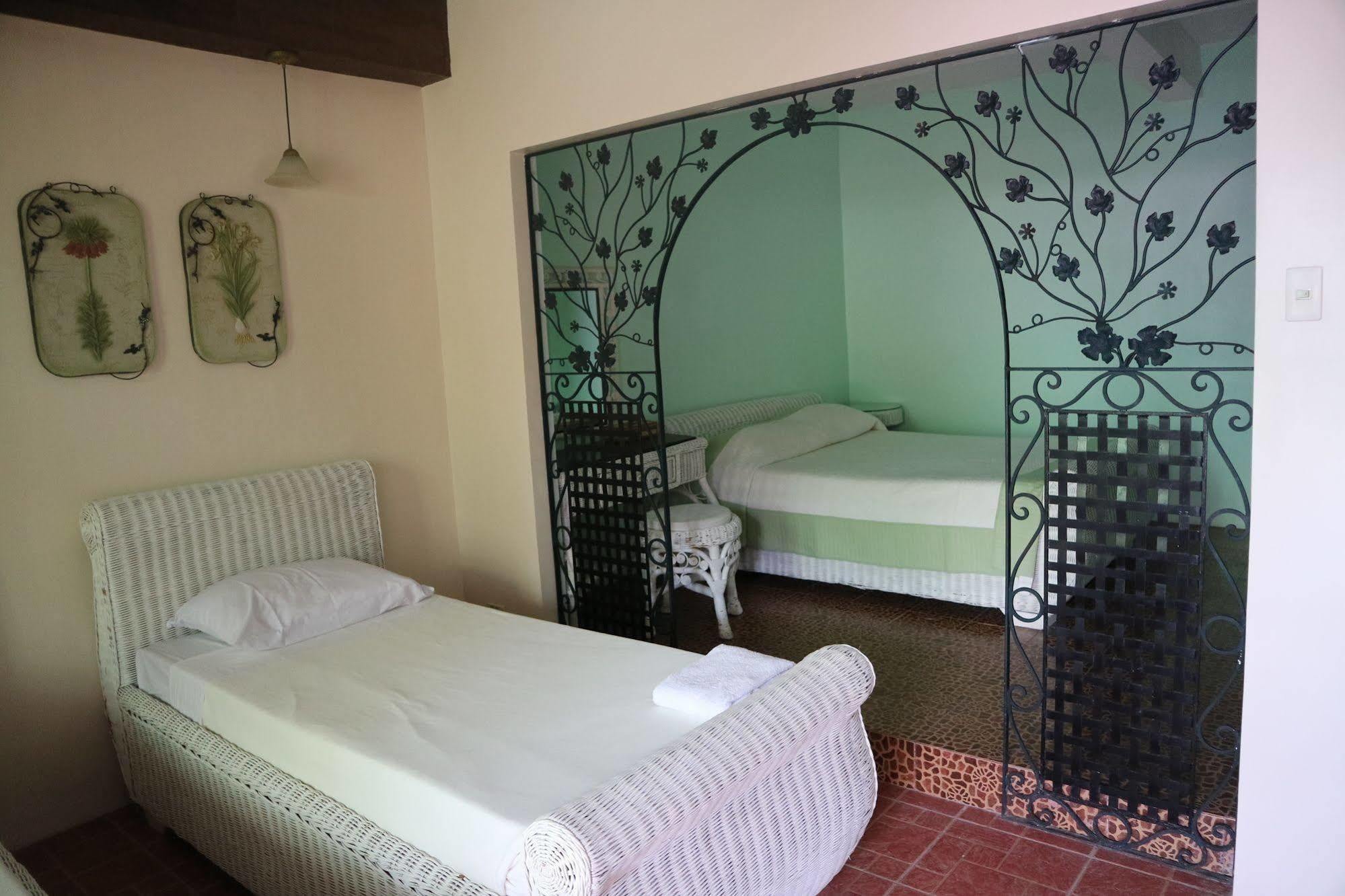 Casa La Granja Hotel Iloilo City Exterior foto